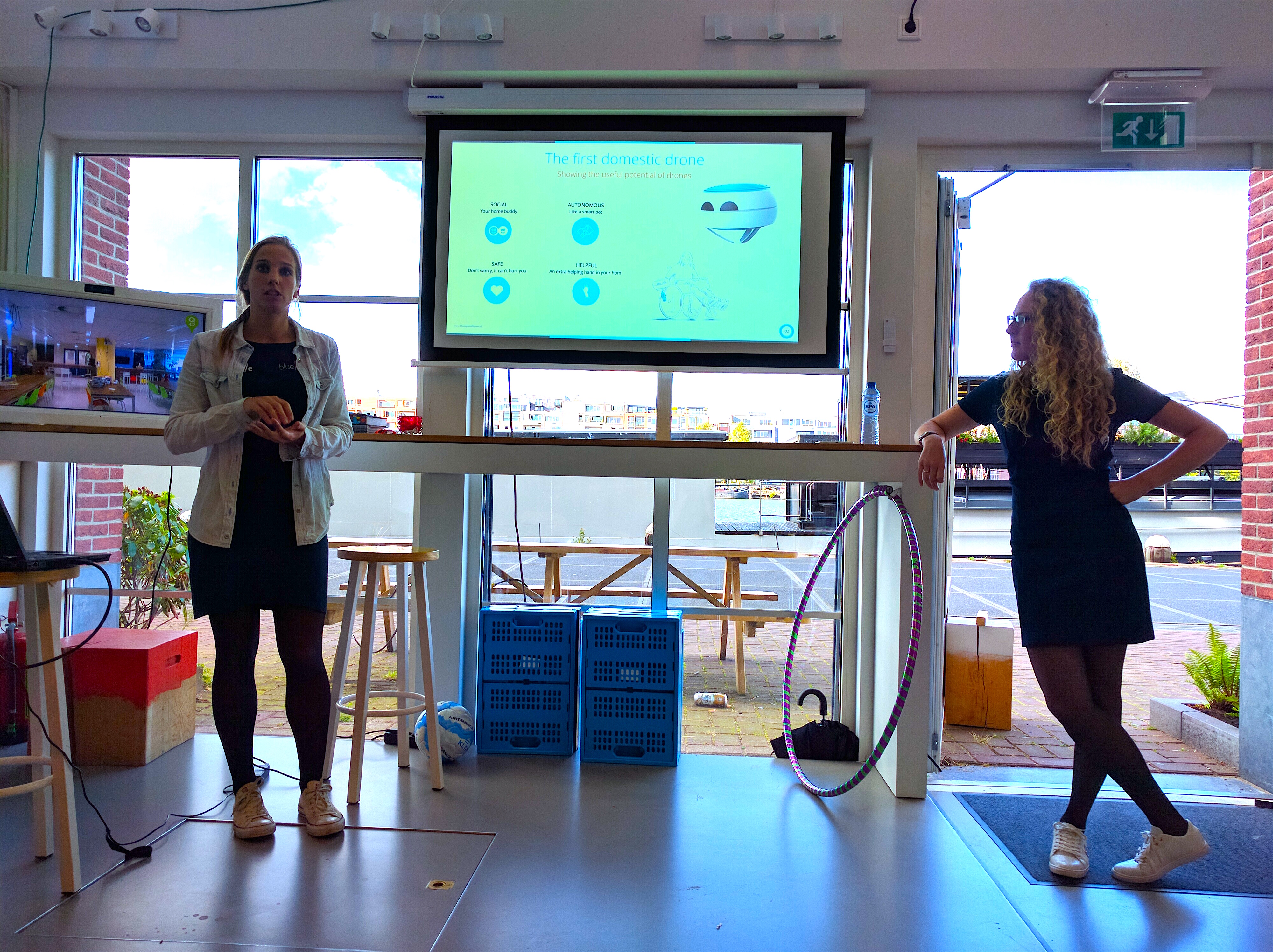 Javascript Girl Girl Code meets IOT | Ineke